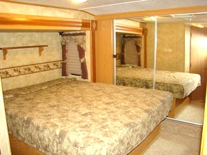 2009 SUNDANCE FIFTHWHEEL MODEL 3300SK BY HEARTLAND FOR SALE