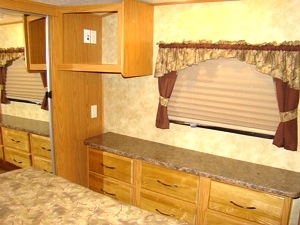 2009 SUNDANCE FIFTHWHEEL MODEL 3300SK BY HEARTLAND FOR SALE