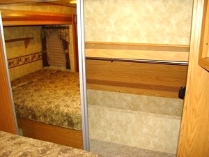 2009 SUNDANCE FIFTHWHEEL MODEL 3300SK BY HEARTLAND FOR SALE