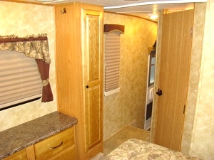 2009 SUNDANCE FIFTHWHEEL MODEL 3300SK BY HEARTLAND FOR SALE