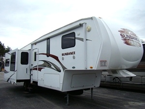2009 SUNDANCE FIFTHWHEEL MODEL 3300SK BY HEARTLAND FOR SALE